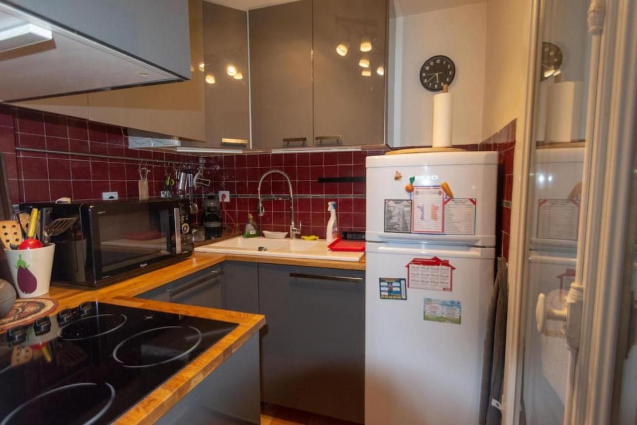 Very French Two Bedroom In The Heart Of Paris Extérieur photo