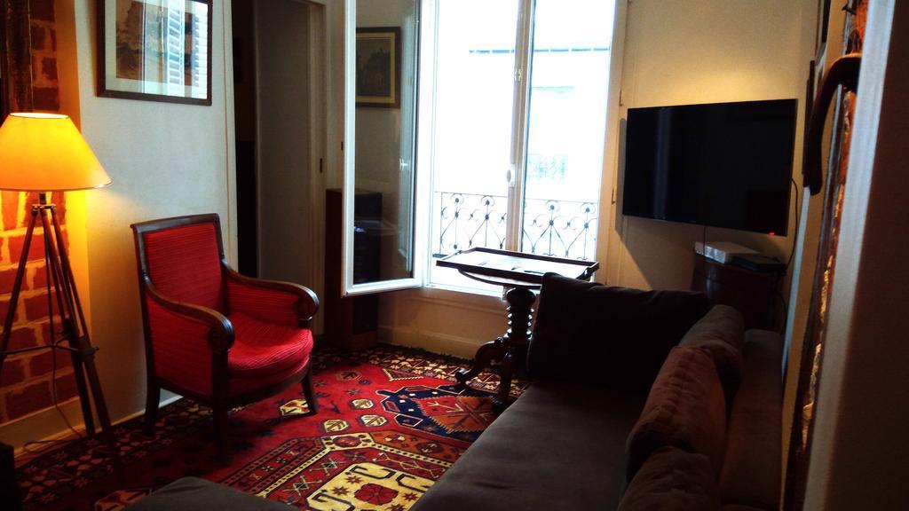 Very French Two Bedroom In The Heart Of Paris Extérieur photo